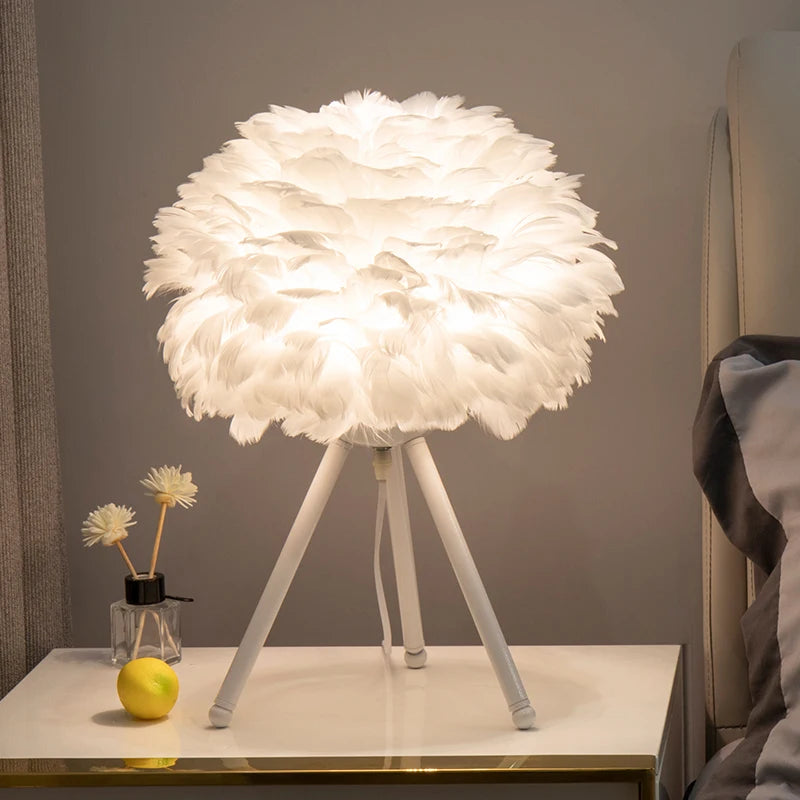 Romantic Feather Table Lamp